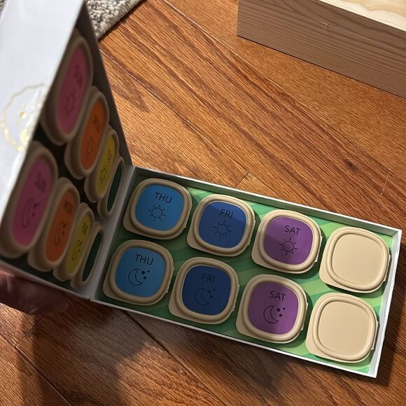 Pill Organizer. Includes sold up storage box as shown NEW - Picture 5 of 9